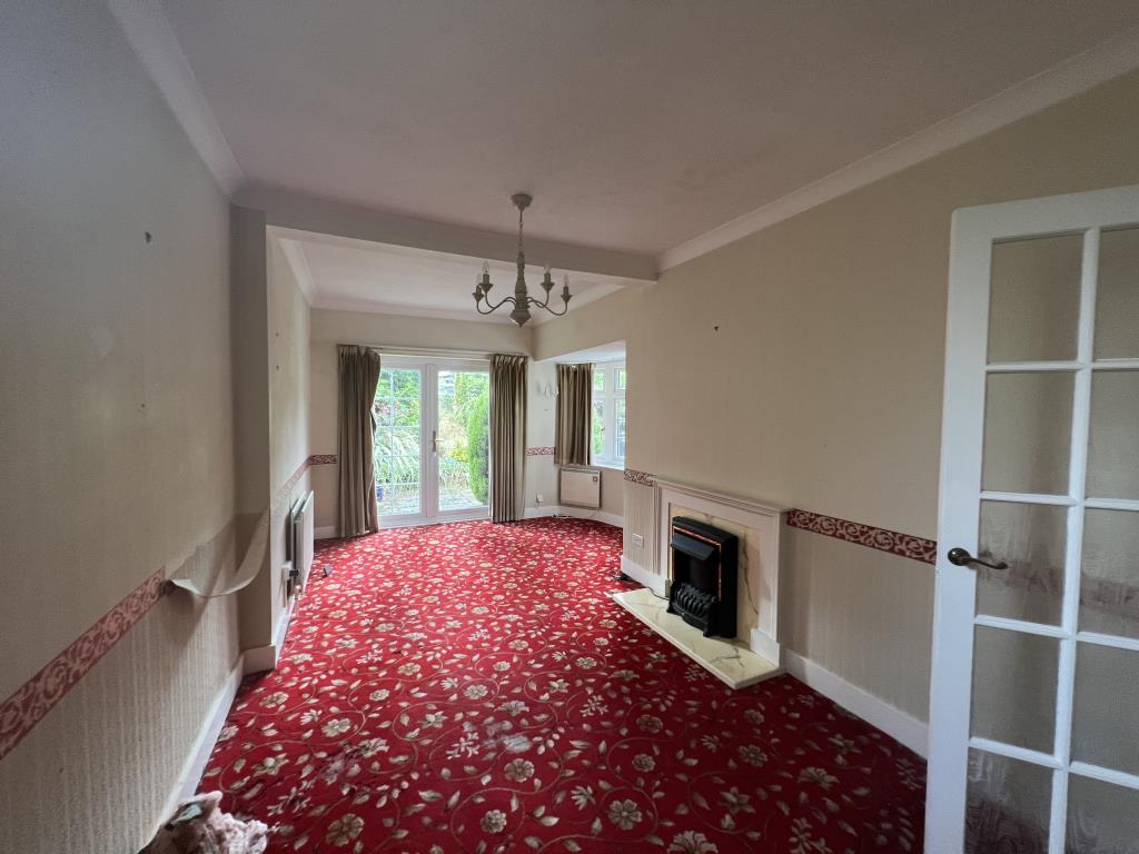 Lot: 103 - VACANT THREE-BEDROOM DETACHED CHALET BUNGALOW FOR IMPROVEMENT - 